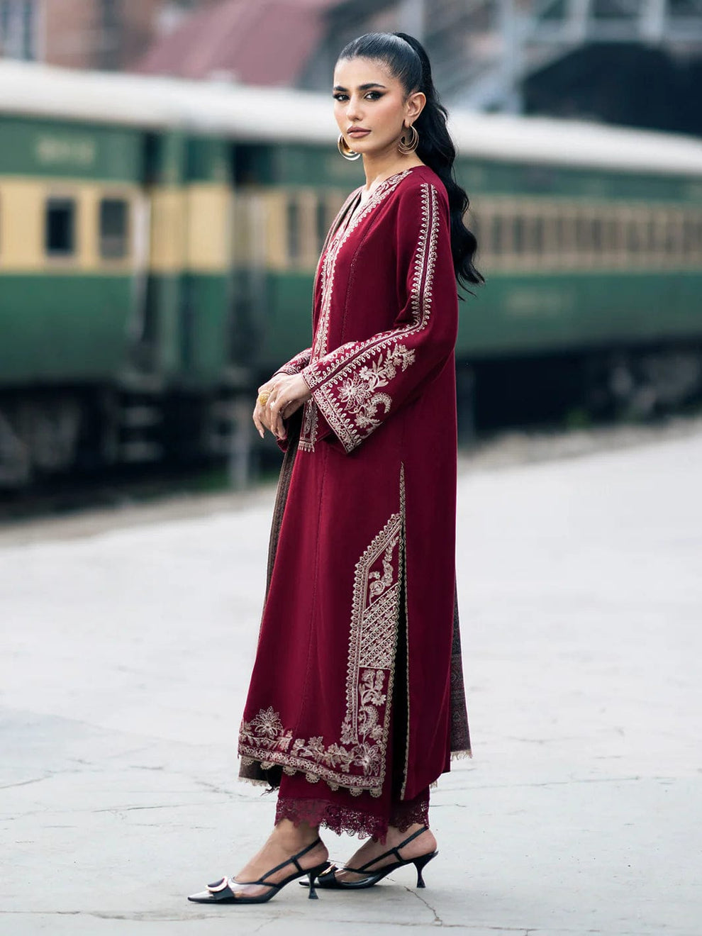 IZEL WINTER UNSTITCHED DHANAK 3PC WITH PRINTED SHAWL