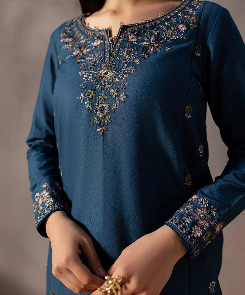 ETHNIC - 2PC Luxury Dhanak Marina Embroidered Suit (SYT-533)