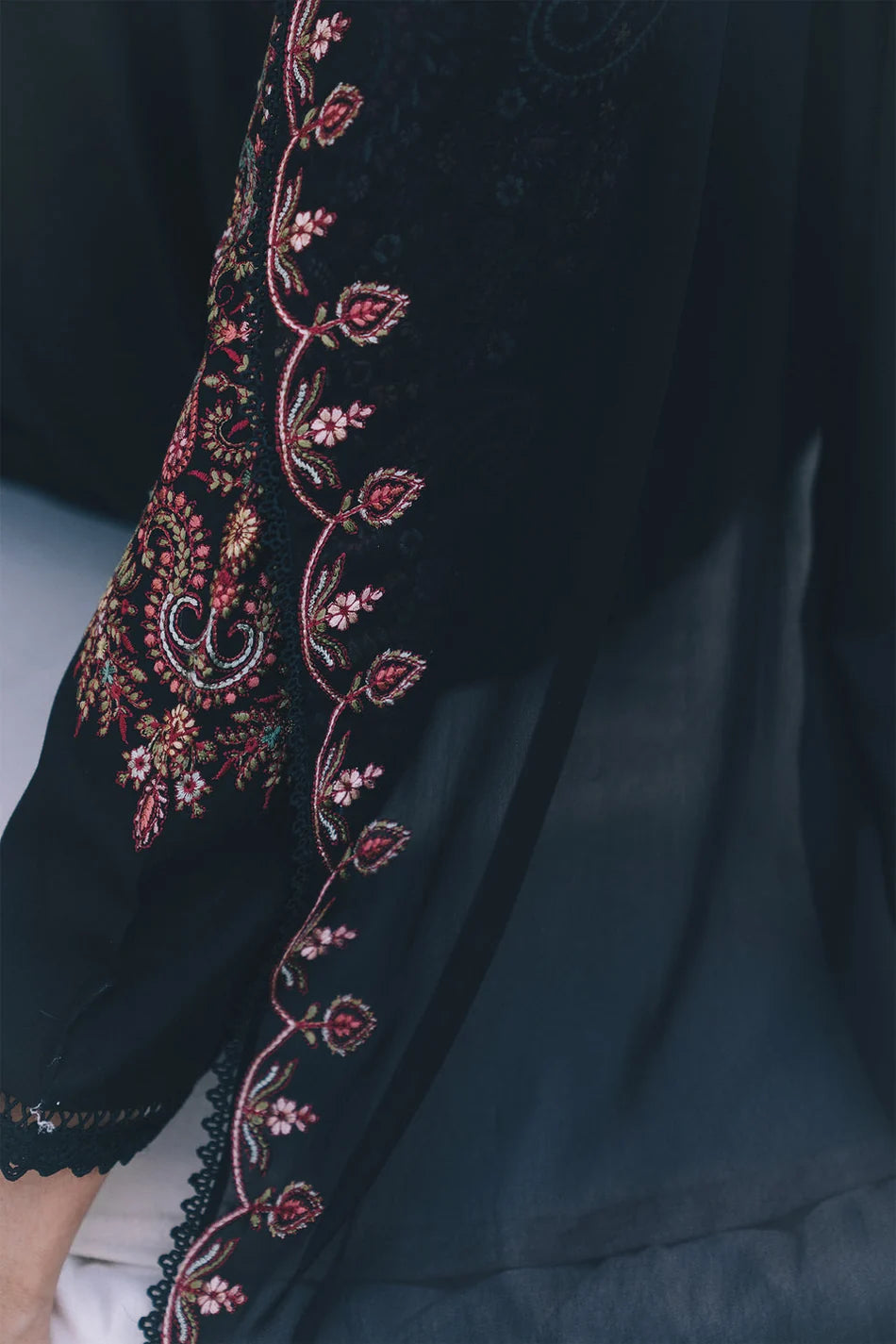 ZARA SHAHJAHAN - 3PC Luxury KARANDI Embroidered Suit (SYT-551)