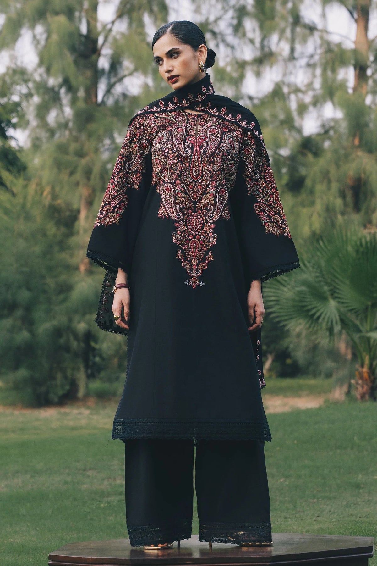 ZARA SHAHJAHAN - 3PC Luxury KARANDI Embroidered Suit (SYT-551)