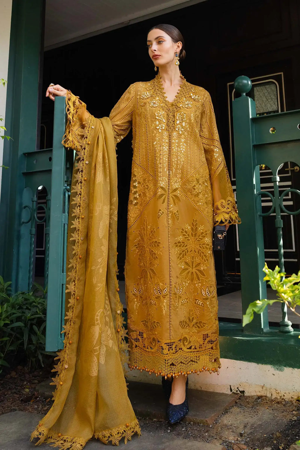 Maria.B - 3PC Luxury Dhanak Embroidered Suit (SYT-554)