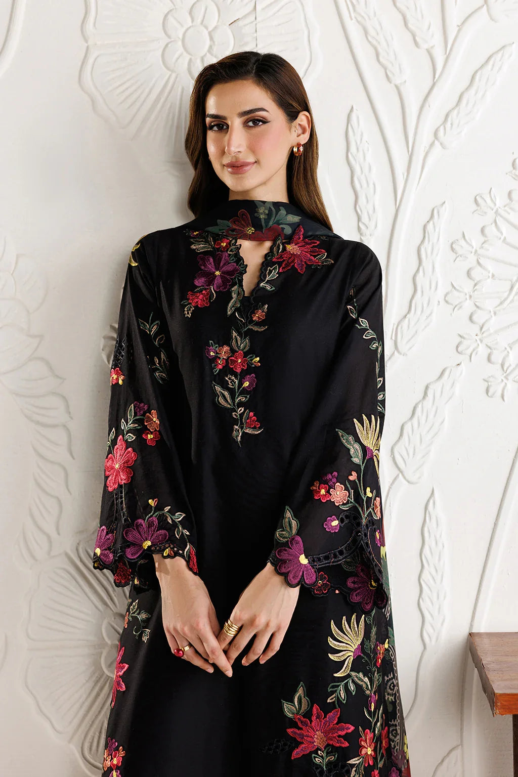 IZNIK - 3PC Luxury Dhanak Embroidered Suit (SYT-558)