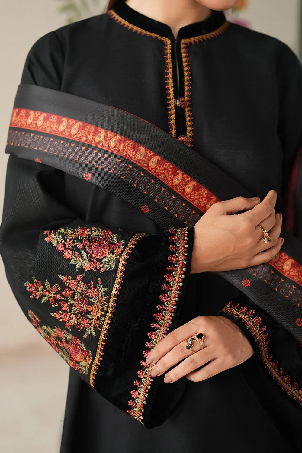 Baroque - 3PC Dhanak Embroidered Suit (SYT-560)