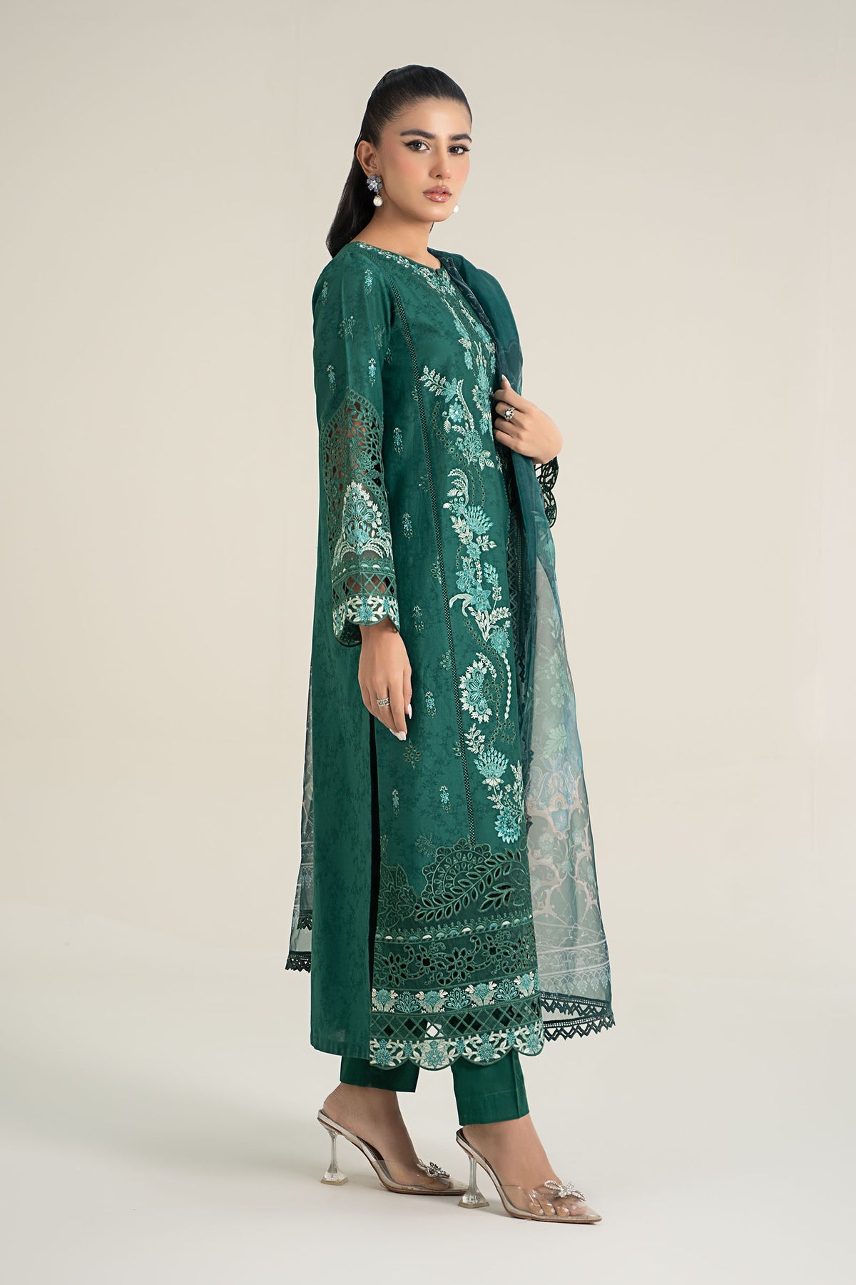 MARIA B - 3PC Luxury Dhanak Embroidered Suit (SYT-520)