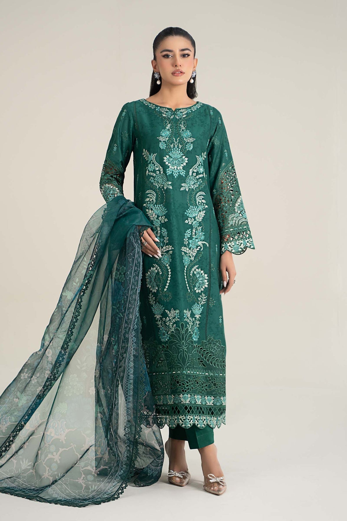 MARIA B - 3PC Luxury Dhanak Embroidered Suit (SYT-520)